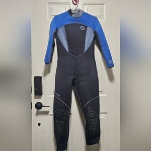 Bare Womn's Blue and Black Wetsuit